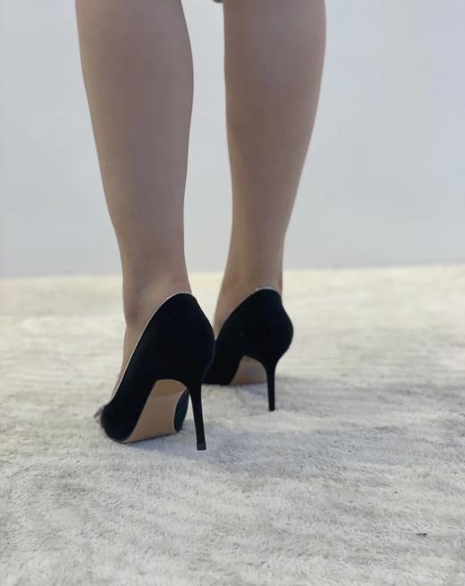 【断码特惠不退换】法式浅口水钻蝴蝶鞋高跟鞋丨鞋头鞋跟头层丝绒牛皮一气呵成 典雅镐级  鞋面精致水钻蝴蝶结设计 减龄时尚 经典不过时 鞋身水钻点缀  优雅气质羊皮垫脚 8cm鞋跟 脚感4公分 商品图9