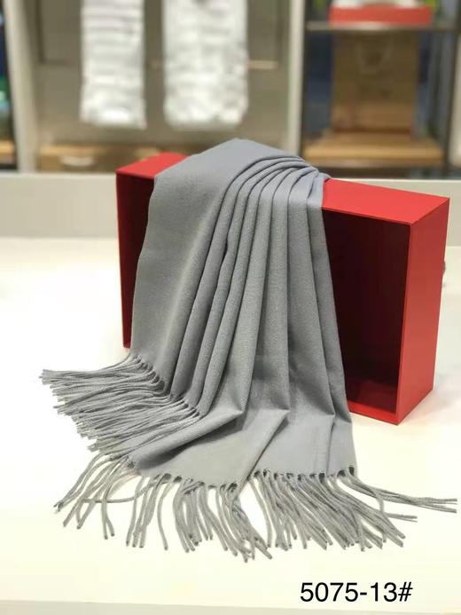 优品堂《清风雅雨》闪亮拉绒披肩围巾两用 商品图4