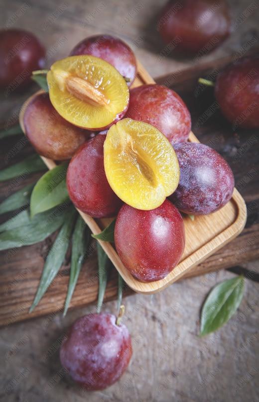 新鲜现摘西梅/斤 商品图1