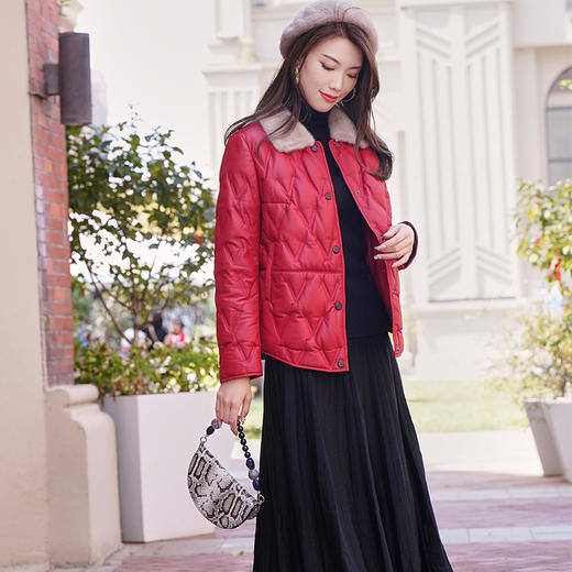 【热销400+】臣禾【水貂毛领+绵羊皮革+90白鸭绒】超细绵羊皮100%真皮小香风菱形格纹短款皮羽绒（升级版9224250837现货）9214250137（现货） 商品图13