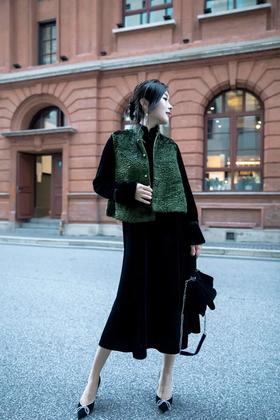 【断码特惠不退换】法式浅口水钻蝴蝶鞋高跟鞋丨鞋头鞋跟头层丝绒牛皮一气呵成 典雅镐级  鞋面精致水钻蝴蝶结设计 减龄时尚 经典不过时 鞋身水钻点缀  优雅气质羊皮垫脚 8cm鞋跟 脚感4公分