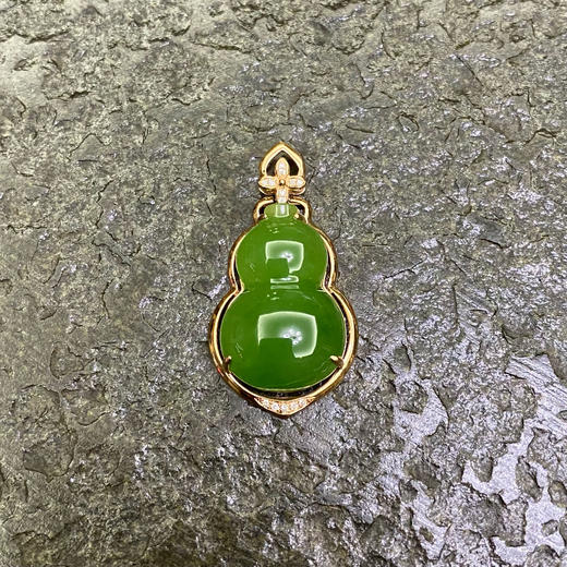 18K玫瑰金和田玉（碧玉）镶钻葫芦吊坠/单面葫芦14*21mm/苹果绿 商品图3