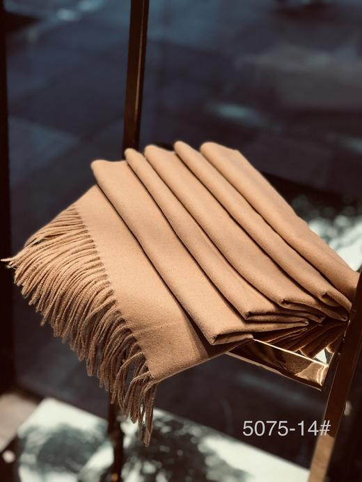 优品堂《清风雅雨》闪亮拉绒披肩围巾两用 商品图2