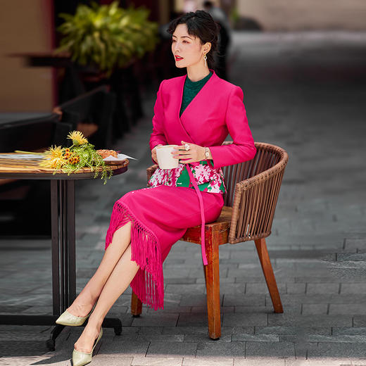 1202092 粉白黛绿 高端定制编织纹理进口面料，定制双面缎印花
半裙 雾境 商品图3