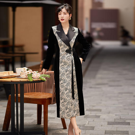 1202085 鎏金岁月 韩国绒，定制提花料外套 雾境 商品图2