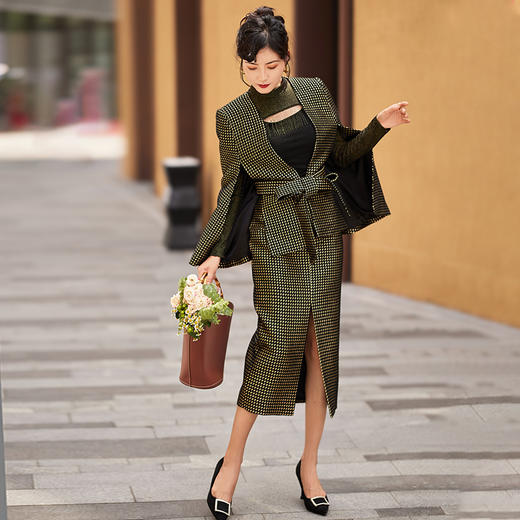 1202030 鎏金岁月 定制千鸟格提花粗纺料斗篷 雾境 商品图3