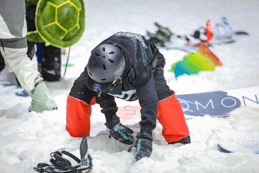 【无锡融创 | 圣诞 · 直通车】12月25日，无锡融创1日畅滑，还开设有各类课程喔！ 商品图3