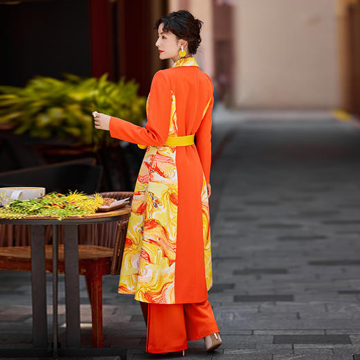 1202070 烟岚云秀 高端TR厚斜纹，定制双面缎印花外套 雾境 商品图4