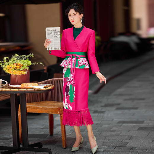 1202092 粉白黛绿 高端定制编织纹理进口面料，定制双面缎印花
半裙 雾境 商品图1