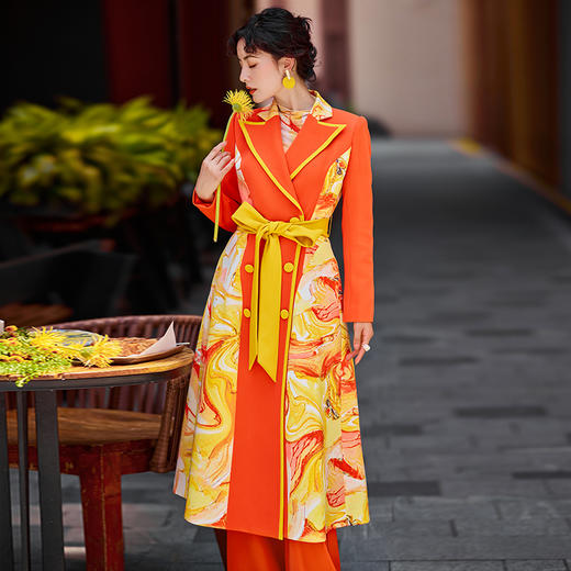 1202070 烟岚云秀 高端TR厚斜纹，定制双面缎印花外套 雾境 商品图0