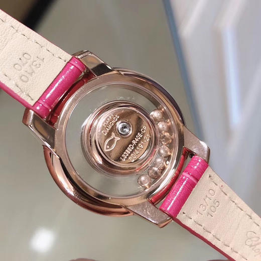 新款萧邦彩虹钻 女士腕表
瑞士石英机芯 商品图5