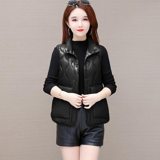 YWE  QX21B46时尚气质减龄羽绒马甲外套 商品图2