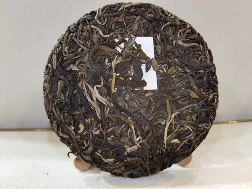 2021年春  早荞地   古树青饼 普洱 生茶  200克 商品图1