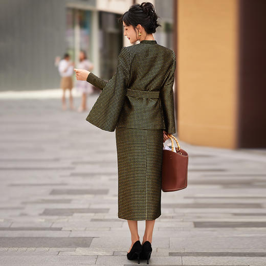 1202030 鎏金岁月 定制千鸟格提花粗纺料斗篷 雾境 商品图4