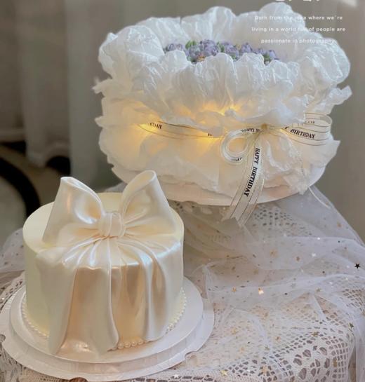 白色珠光蝴蝶结蛋糕 商品图5
