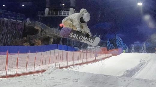 【无锡融创 | 圣诞 · 直通车】12月25日，无锡融创1日畅滑，还开设有各类课程喔！ 商品图0