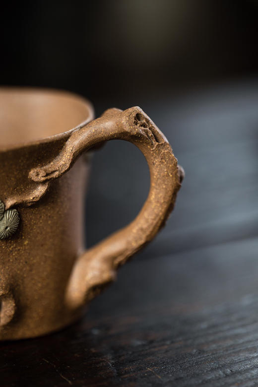 【青山特惠】特价 宜兴原矿全手工松桩杯段泥紫砂主人杯.110cc.方勤平【国工】（不能用券） 商品图5