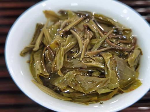 2021春老曼峨古树青饼 商品图6