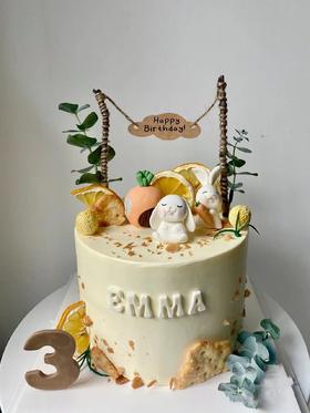 小萌兔兔儿童主题蛋糕: