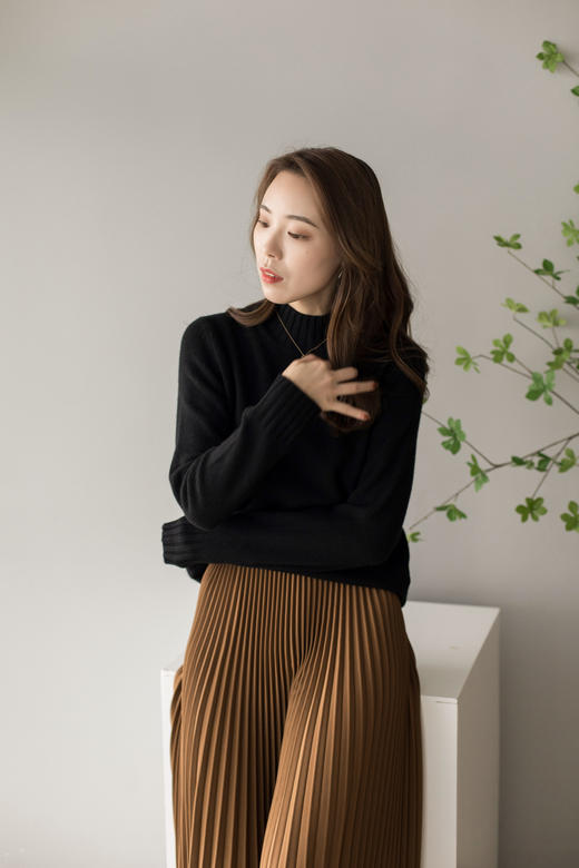 半高领纯色羊绒衫 商品图1