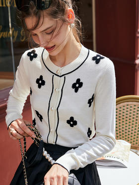 欧芮儿白色开衫毛衣女新款2021修身显瘦洋气复古圆领针织上衣