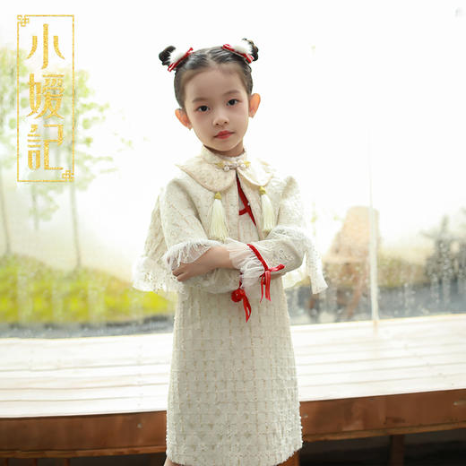 【非质量问题不退换】小嫒记女-金缕梅 小香颂（披肩） 商品图1