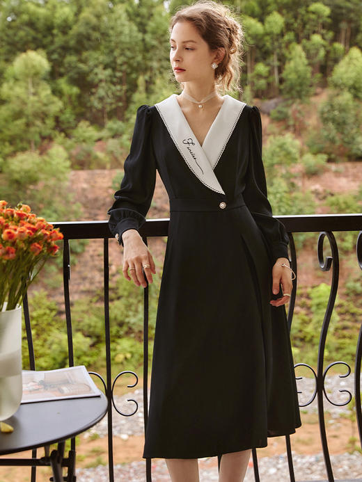 欧芮儿赫本风连衣裙女春秋2021新款收腰显瘦法式复古翻领黑色长裙 商品图2