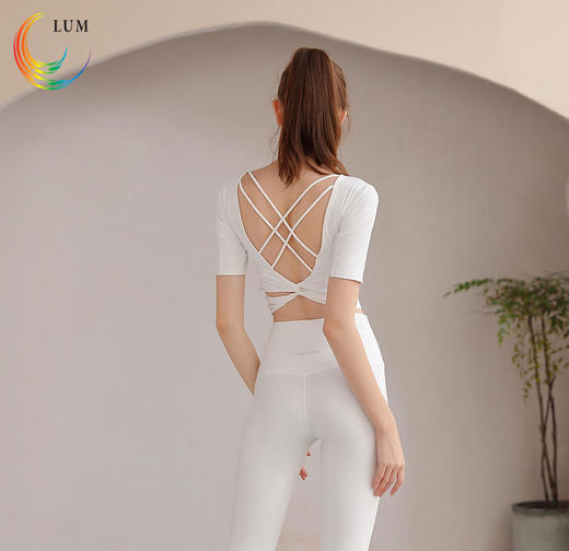 LUM39868露檬新款瑜伽服短袖双面磨毛面料（含胸垫） 商品图3