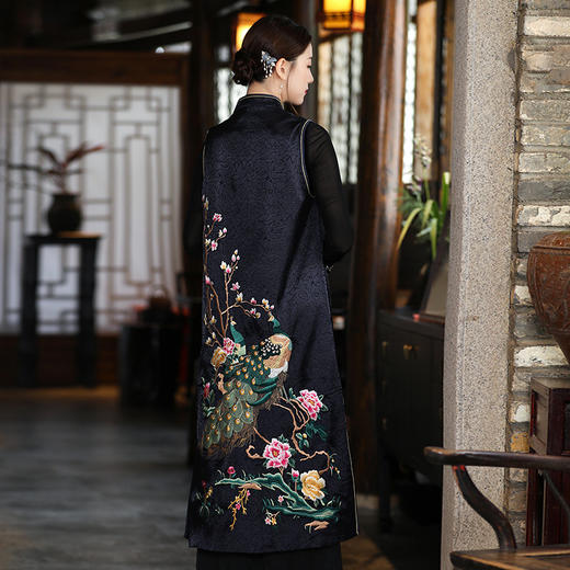 上海旗袍厂KDS-2197冬季新款马夹外套民族风女装立领无袖复古绣花连衣裙 商品图3