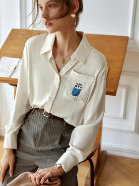 欧芮儿杏色衬衫女新款2021宽松显瘦早秋法式复古刺绣长袖衬衣