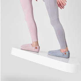 【已下架】巨防滑巨舒服的拖鞋‼️ 可机洗 不变形‼ KENROLL科柔 包跟居家室内保暖防滑棉拖鞋男女款 [福利品]