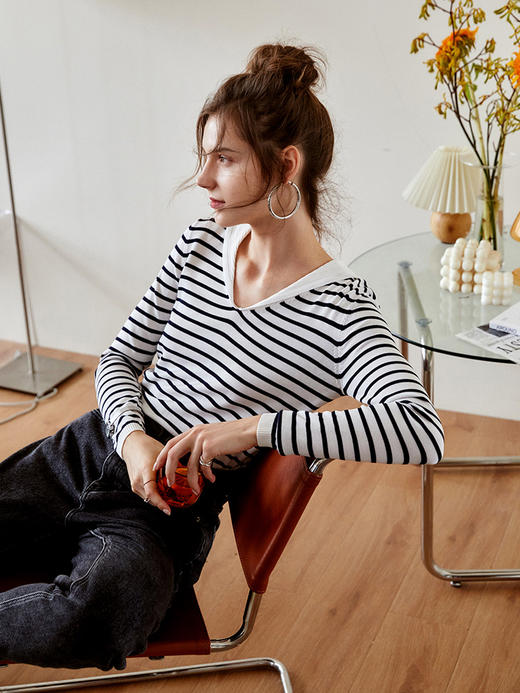 欧芮儿黑白条纹针织衫女春秋新款2021长袖显瘦宽松V领套头上衣 商品图0