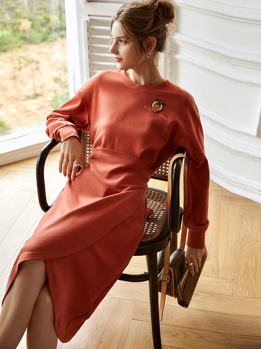 欧芮儿针织连衣裙女春秋2021新款高腰显瘦时尚不规则设计感卫衣裙 商品图2