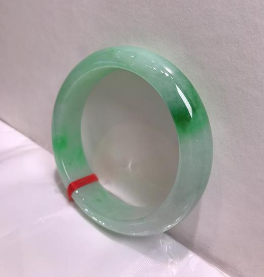 ZP珠宝独家设计师款翡翠手镯 商品图0