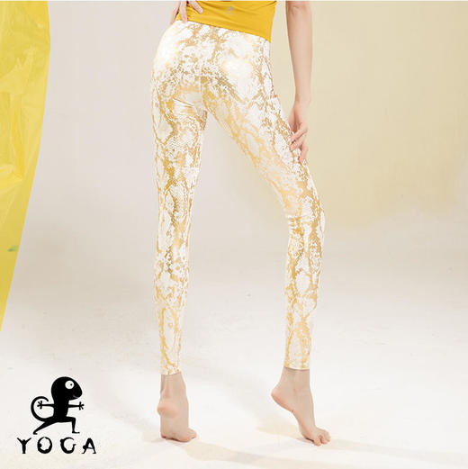 【七十二小时发货】壁虎瑜伽【2109KZ099】蛇纹烫金九分裤 商品图8