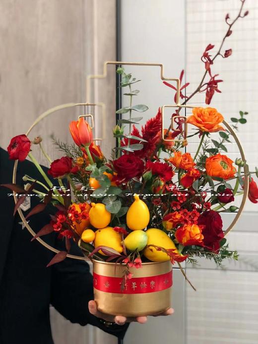 19W018中国风金属插花篮 商品图1