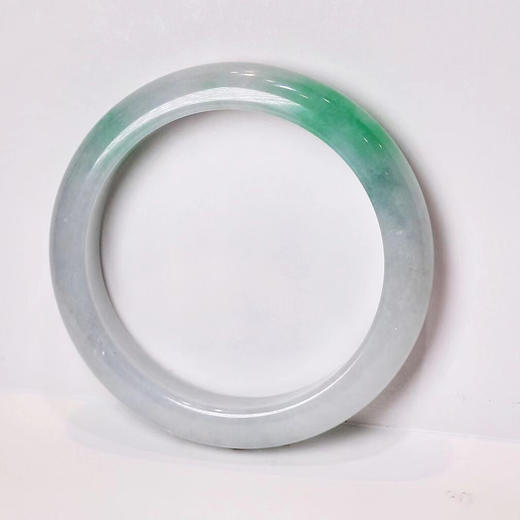 ZP珠宝独家设计师款翡翠手镯 商品图1