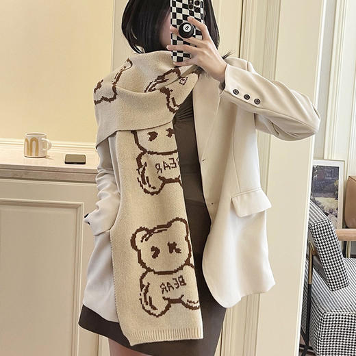 【不挑肤色 亲肤保暖】秋冬小熊腈纶拉毛针织围巾韩版女双面印花保暖多功能披肩 商品图1