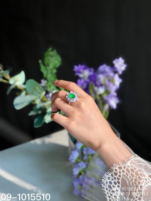 09-1015510，玻璃种木那艳绿蛋面戒指，具体价格微信咨询 商品图4