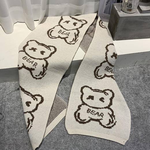 【不挑肤色 亲肤保暖】秋冬小熊腈纶拉毛针织围巾韩版女双面印花保暖多功能披肩 商品图7