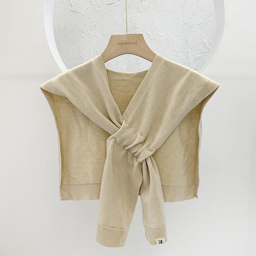 【魅力值飙升】秋冬新款可穿插搭肩小披肩纯色针织披肩外搭网红打结 商品图9