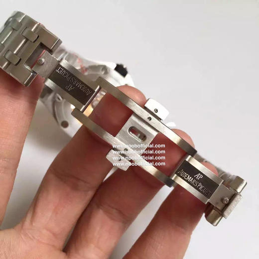 JF精品 V7版本钢带款出货 AP 爱彼皇家橡树离岸型15710系列，经过多道工序的打磨和磨砂处理，终把AP特有的八角型表圈表达出棱角分明的线条 商品图3