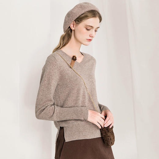 famecoco范可儿V领针织衫秋冬长袖内搭打底衫F218DD003 商品图1