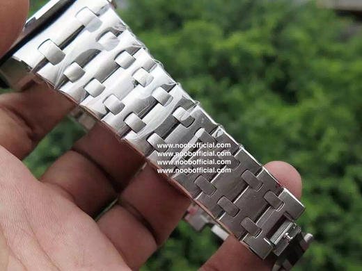 JF精品 V7版本钢带款出货 AP 爱彼皇家橡树离岸型15710系列，经过多道工序的打磨和磨砂处理，终把AP特有的八角型表圈表达出棱角分明的线条 商品图10