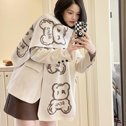 【不挑肤色 亲肤保暖】秋冬小熊腈纶拉毛针织围巾韩版女双面印花保暖多功能披肩 商品图3