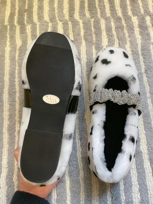 玛丽珍+水钻羊羔毛鞋丨blingbling水钻松紧带穿脱方便 一体式羊羔毛设计 保暖又实用 可爱软萌的设计师定制款 羊羔毛平底鞋 适合这个寒冷的秋冬 商品图5