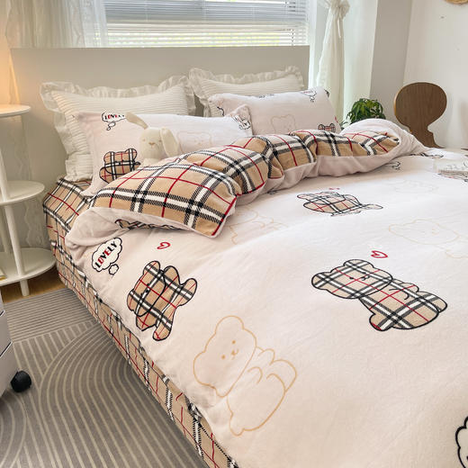 【欧贝尔专场】欧式风牛奶绒四件套 商品图1