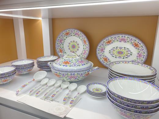 华光国瓷36头餐具 红粉仕家（新） 商品图1