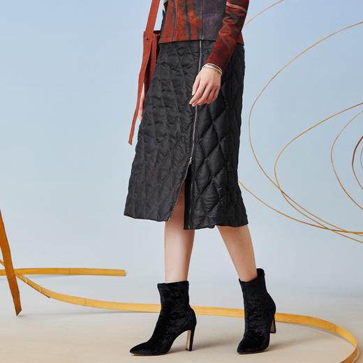 TANGY Collection/天意精品2021年秋冬新品植物染（鹅绒）羽绒半裙 商品图1