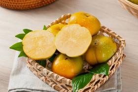  苦等了一年的保山“糖心柿”，无核不涩口，满口甜脆好过瘾！ 